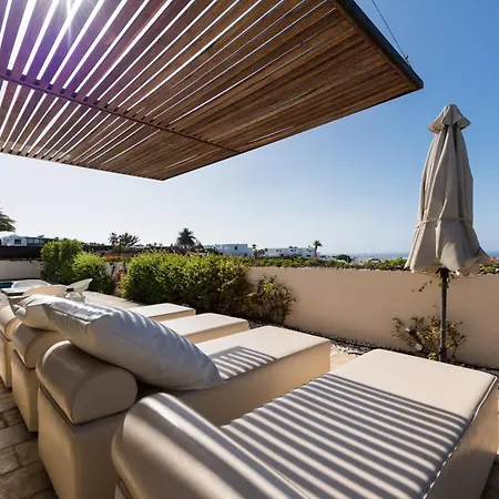 Puerto Del Carmen Sleeps 4 With Pool Air Con And Wifi * Puerto del Carmen (Lanzarote)
